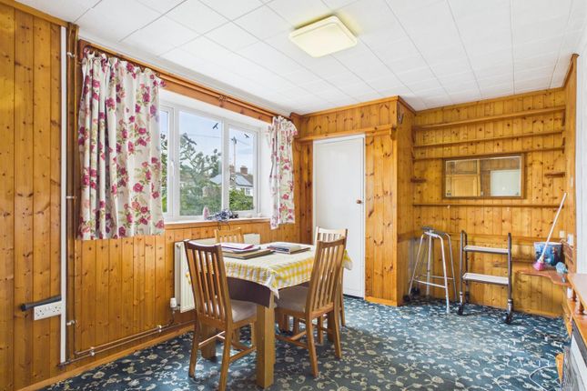 72, Featherston Drive, Burbage photo 4