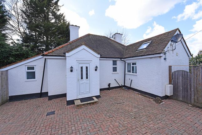 Thumbnail Bungalow to rent in Station Road, Addlestone