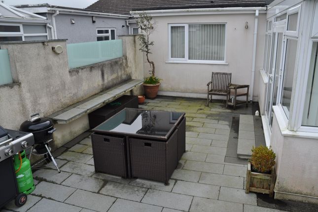 Bungalow to rent in Ffordd Llewelyn, Valley, Holyhead