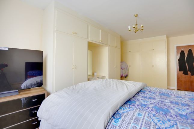 Flat for sale in Church Hill, Winchmore Hill