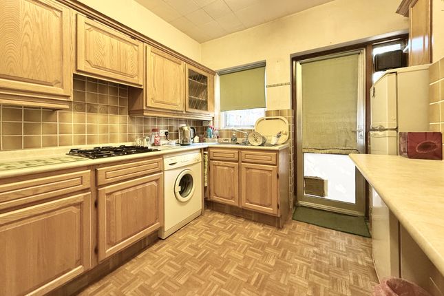 24, Queensville Road, Clapham Park photo 4