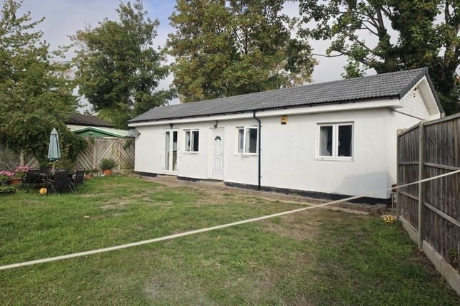 2-bed bungalow on Upper Elmers End Road, Beckenham, £1,595/mo