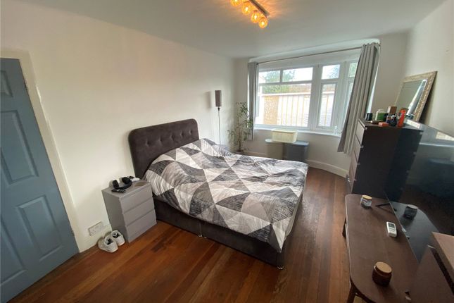 61, Durdells Avenue, Bournemouth photo 4