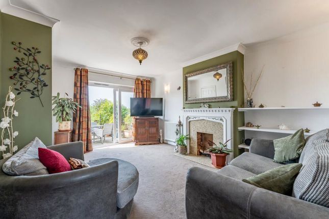 19, Woodbury Park, Axminster photo 4