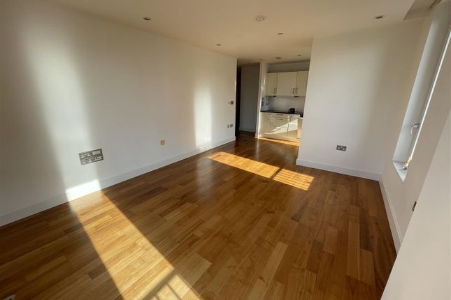 177, Hayes Apartments, Cardiff photo 4
