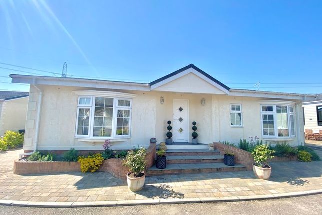 2-bed caravan on 104 Wickham Court, Southwick Road, Fareham, £250,000