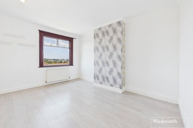 38, Hillside Avenue, Wembley photo 2