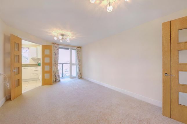 44 Wardington Court, Welford Road, Northampton photo 3