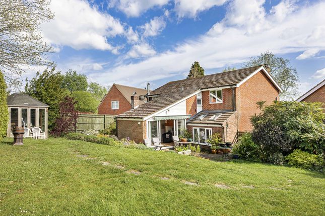 6, Pearces Meadow, Henley-on-Thames photo 2