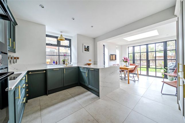 76, Walton Road, East Molesey photo 3