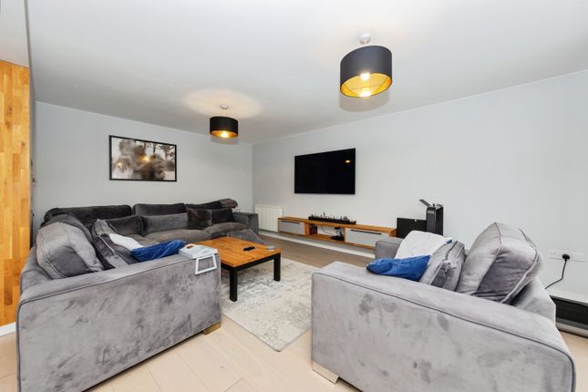 43, Penllwynrhodyn Road, Carmarthenshire photo 4
