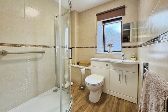 20, Newlands Court, Cardiff photo 4