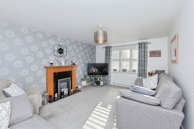 Frezenberg Close, Hinckley photo 4