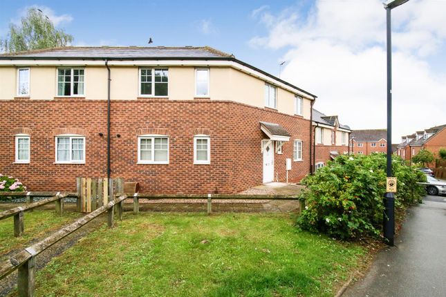 Thumbnail Terraced house for sale in Farnborough Avenue, Rugby