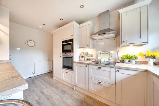 44, Trafalgar Court, Farnham photo 3