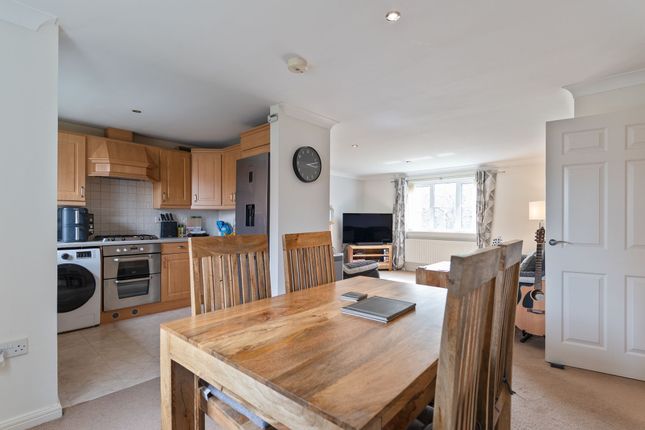9 Narberth Close, Newport photo 2