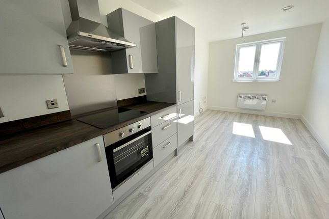 Apt 55, Coventry photo 3