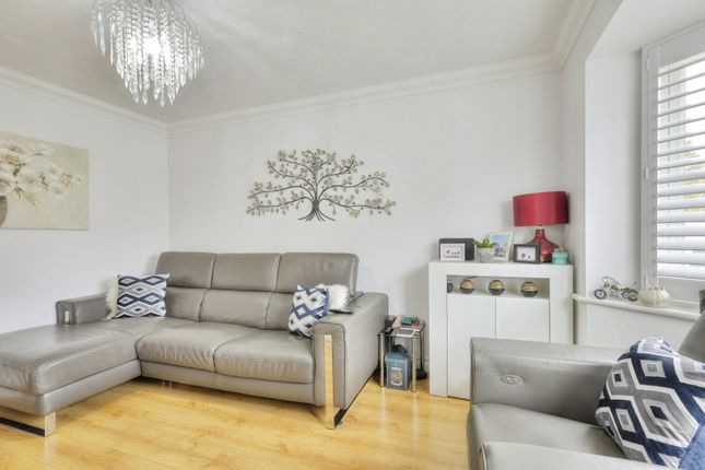 1, Landseer Close, Northamptonshire photo 4
