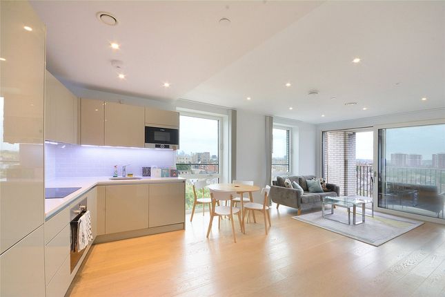Thumbnail Flat to rent in South Gardens, London