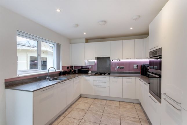 13, Portbridge Gardens, Ebbsfleet Valley photo 5