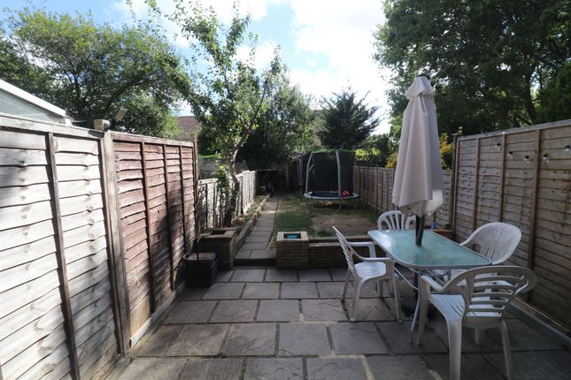 9 Centaury Gardens, Eastleigh photo 4