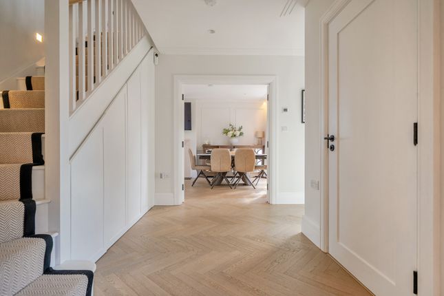 13, Barons Drive, Cranleigh photo 4