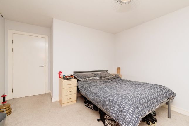 Flat for sale in Galleon Way, Cardiff