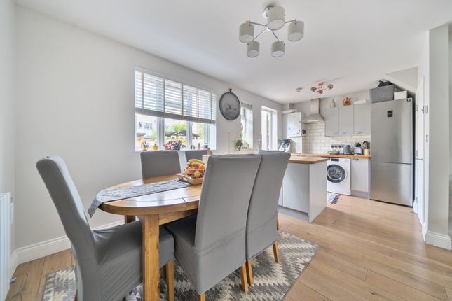 16, Linchmere Road, London photo 3