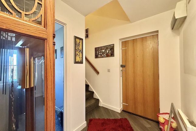 31, Downham Boulevard, Ipswich photo 2