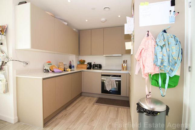 Flat 7, Dapple Court, Watford photo 2