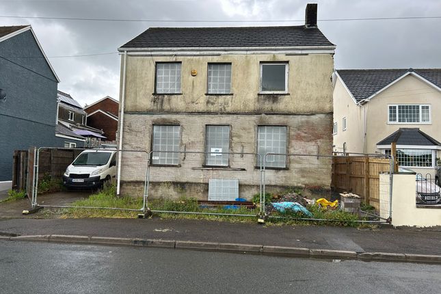 3-bed house on 5, Heol Y Felin, Neath, £99,000