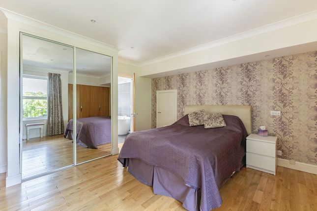 54, Kingswood Way, South Croydon photo 4