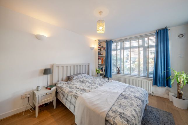 50B, Valleyfield Road, London photo 4