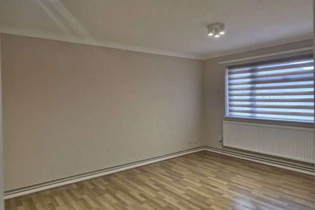 46, Vega Road, Bushey photo 3