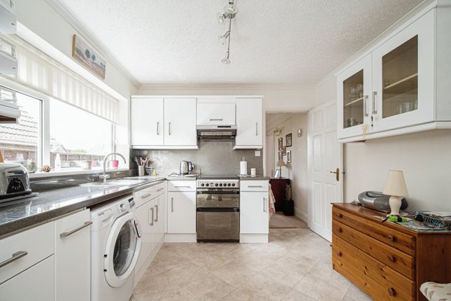 9, Griffiths Way, Hull photo 3