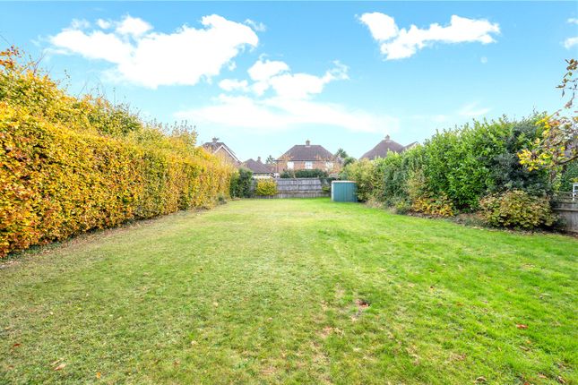 46, Ruden Way, Surrey photo 2