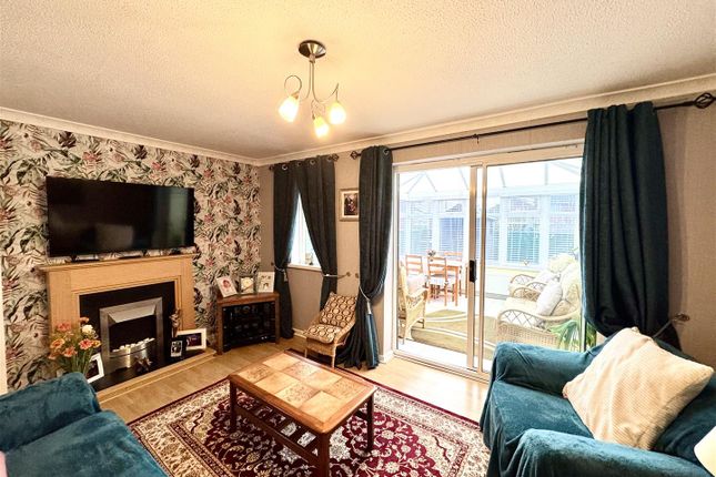18, Rowan Drive, Chepstow photo 2