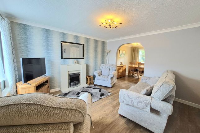 187, Foxfold, Skelmersdale photo 3