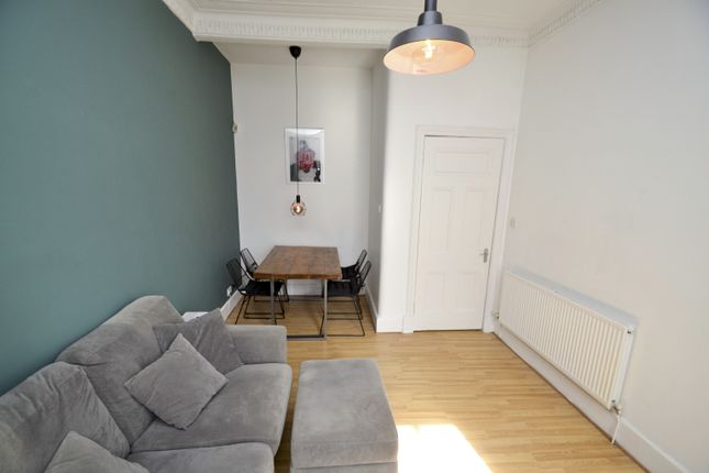 3/2 38 Garry Street, Cathcart, Glasgow photo 4