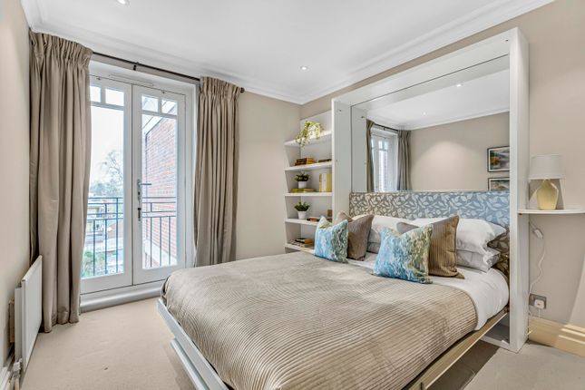 Flat for sale in Lennox House, Clevedon Road, Twickenham, Middlesex