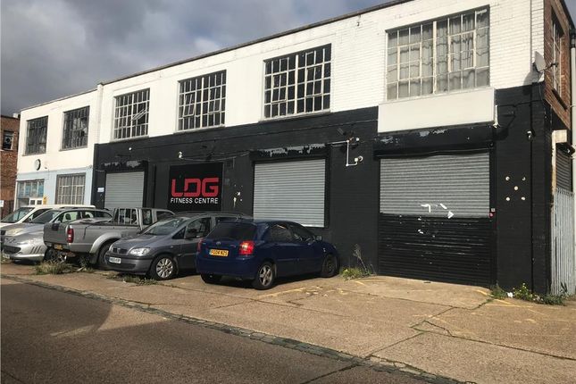 Thumbnail Commercial property to let in Bridge Close, Romford, Essex