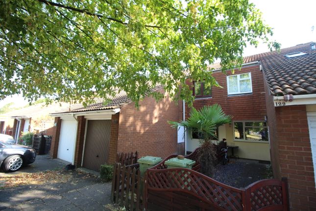 2 bed terraced house to rent in Crosslands, Stantonbury, Mk MK14