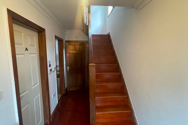 13 Clifton Avenue, Manchester photo 4