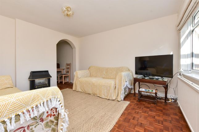 5, Dolphin Close, Broadstairs photo 3