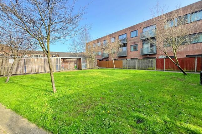 Flat 17, Watson House, Elmgrove Road, Harrow photo 3