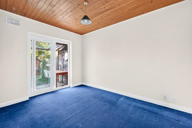 21, Shelley Avenue, Greenford photo 4