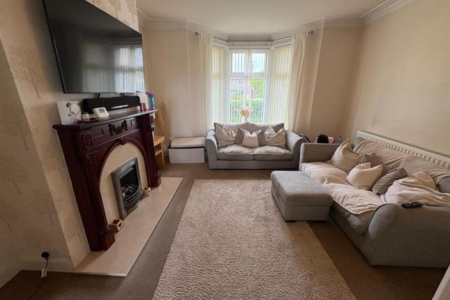 81, Highfield Terrace, Bradford photo 4