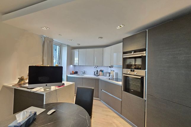 Flat 48, Marquis House, Beadon Road, London photo 4