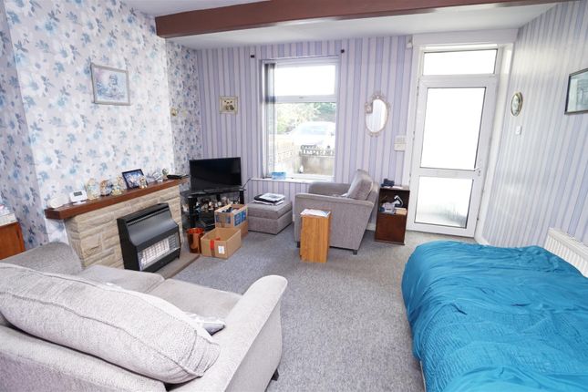 35, Holdsworth Square, Bradford photo 4