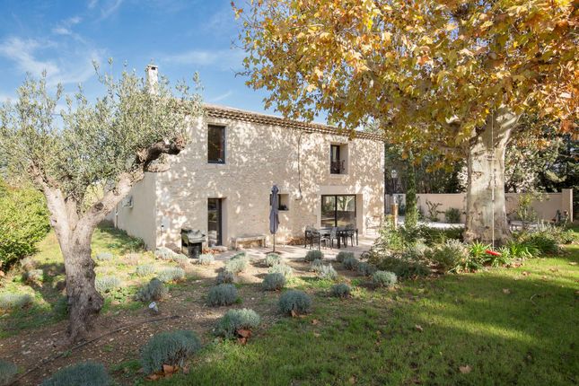 Farmhouse for sale in Eygalieres, Bouches-Du-Rhône, Provence-Alpes-Côte d`Azur, France